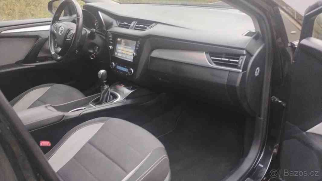 Toyota Avensis 2,0   D4D, kombi, ČR - foto 11