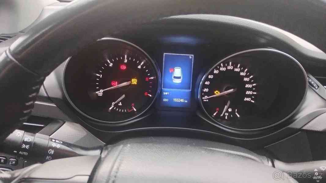 Toyota Avensis 2,0   D4D, kombi, ČR - foto 8