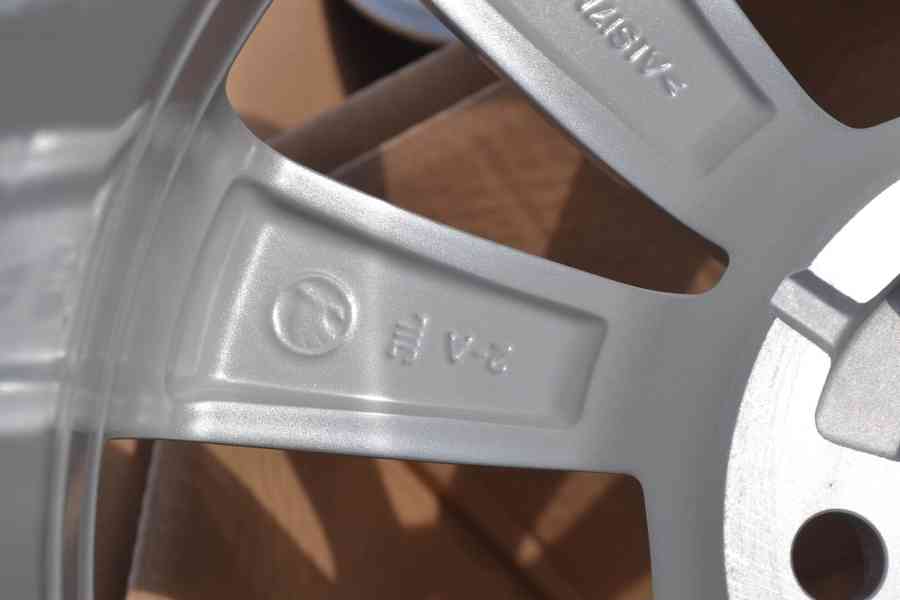 Nové orig. alu disky Škoda Karoq,Seat Ateca 6JxR16, 5x112. - foto 13