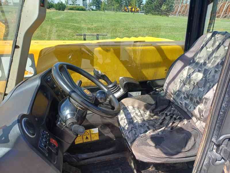Teleskopický manipulátor JCB 525-60 Agri Plus - foto 5