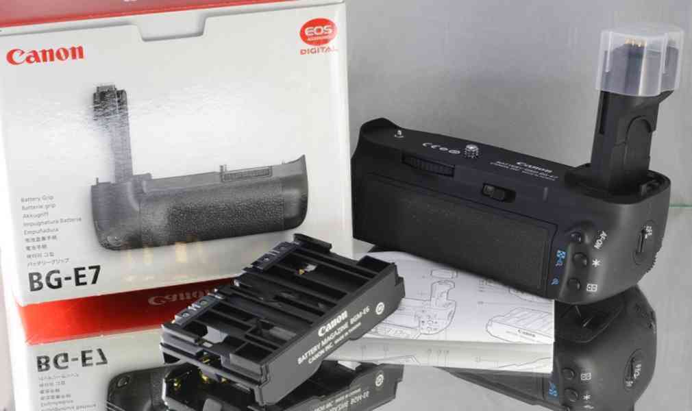 Canon BG-E7 **Originální battery grip pro Canon EOS 7D - foto 1