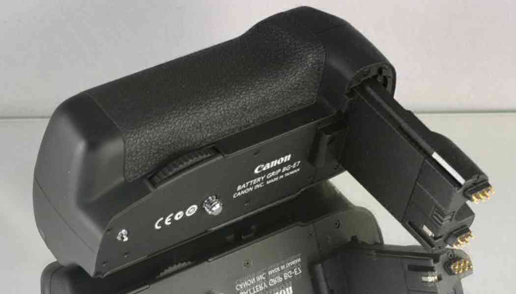 Canon BG-E7 **Originální battery grip pro Canon EOS 7D - foto 6