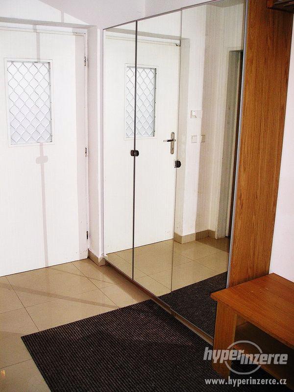 Pěkný ŘRD 5+1+terasa, 180 m2, Praha - 5 Jinonice - foto 12