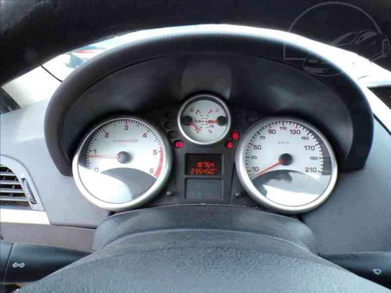 Peugeot 207 1,4 HDI - foto 6