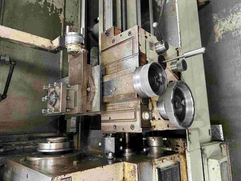 Použitý soustruh SUI 32/750, r. v. 1990 - foto 6