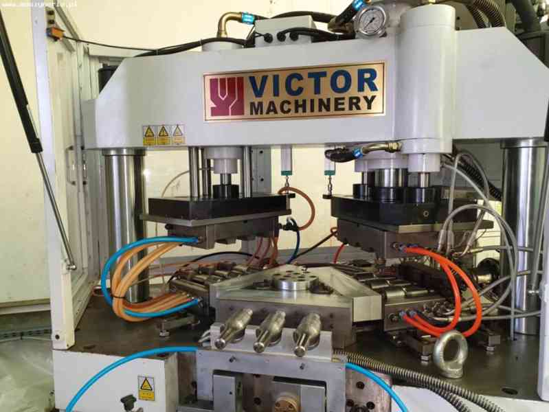 Vstřikovací vyfukovací stroj VICTOR MACHINERY MSZ 30 - foto 3