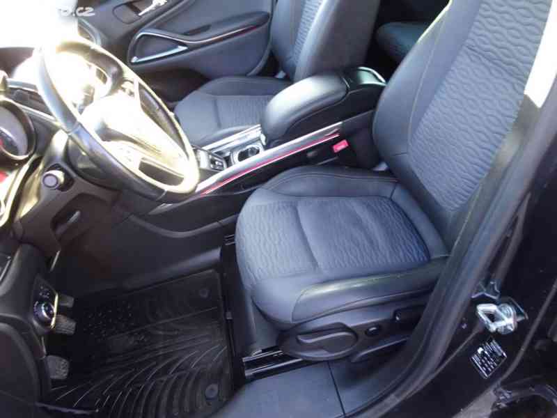 Opel Zafira Tourer 2.0 CDTi r.v.2012 3.Maj.serv.kníž.ČR - foto 15