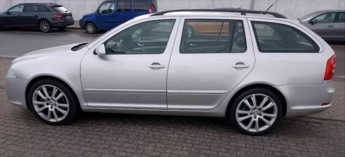 Škoda Octavia - foto 2