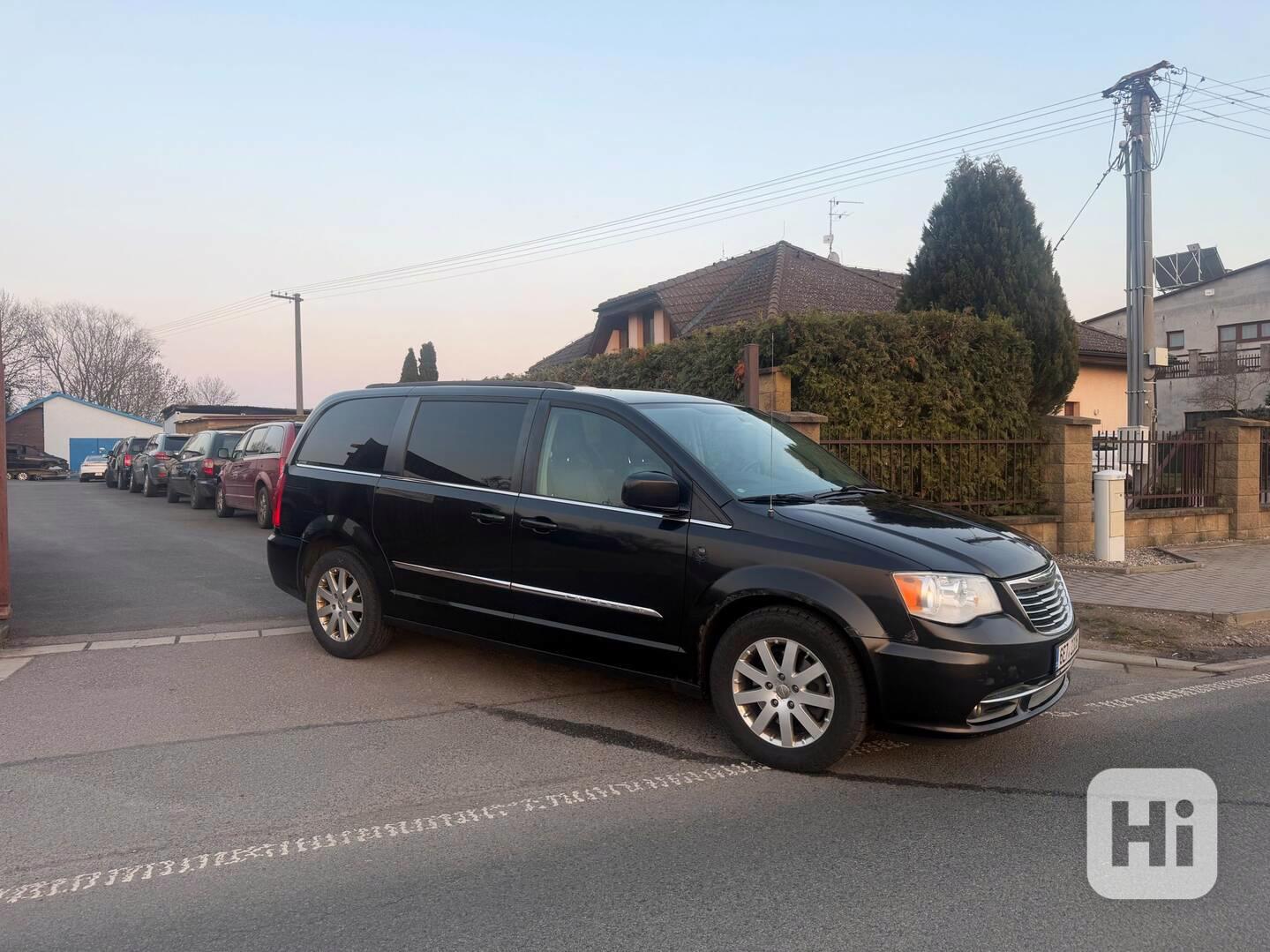 Chrysler Town & Country 3.6 LPG RT DVD Kůže 2014 - foto 1
