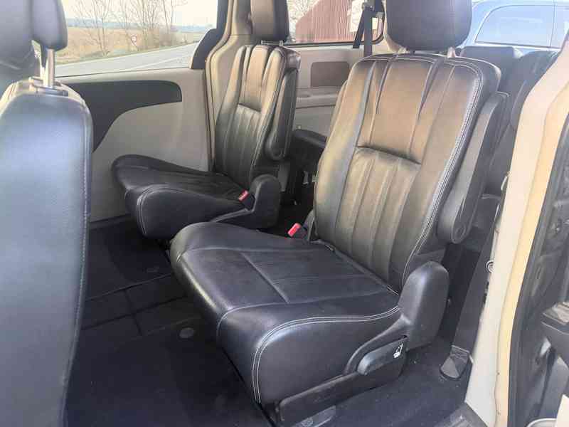 Chrysler Town & Country 3.6 LPG RT DVD Kůže 2014 - foto 13