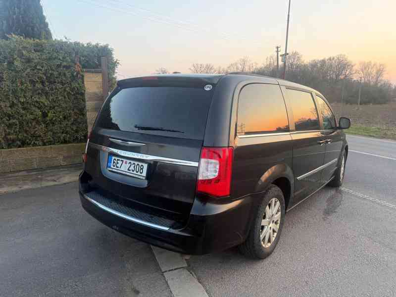 Chrysler Town & Country 3.6 LPG RT DVD Kůže 2014 - foto 4