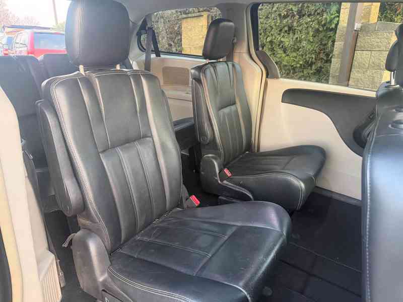 Chrysler Town & Country 3.6 LPG RT DVD Kůže 2014 - foto 9