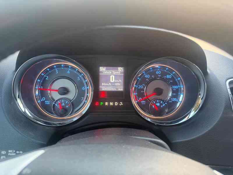 Chrysler Town & Country 3.6 LPG RT DVD Kůže 2014 - foto 16