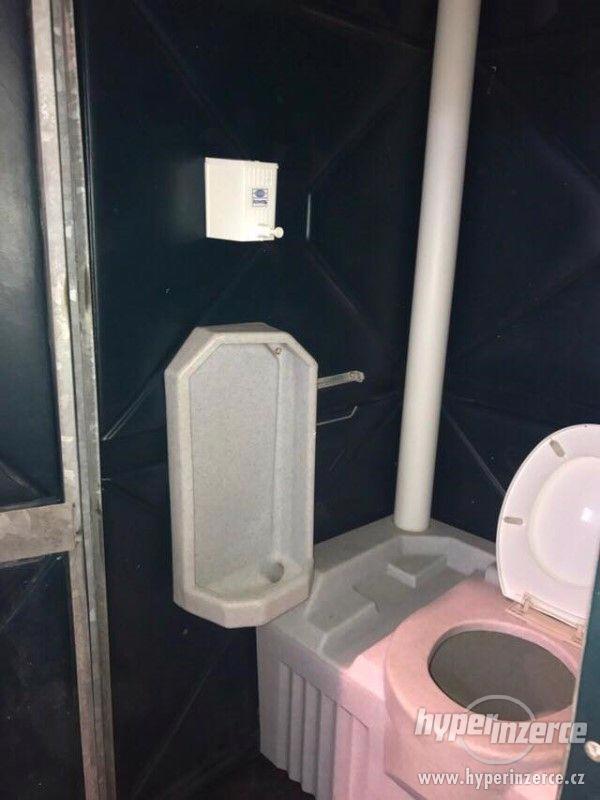 Mobilní WC ve velmi dobrém stavu - foto 4