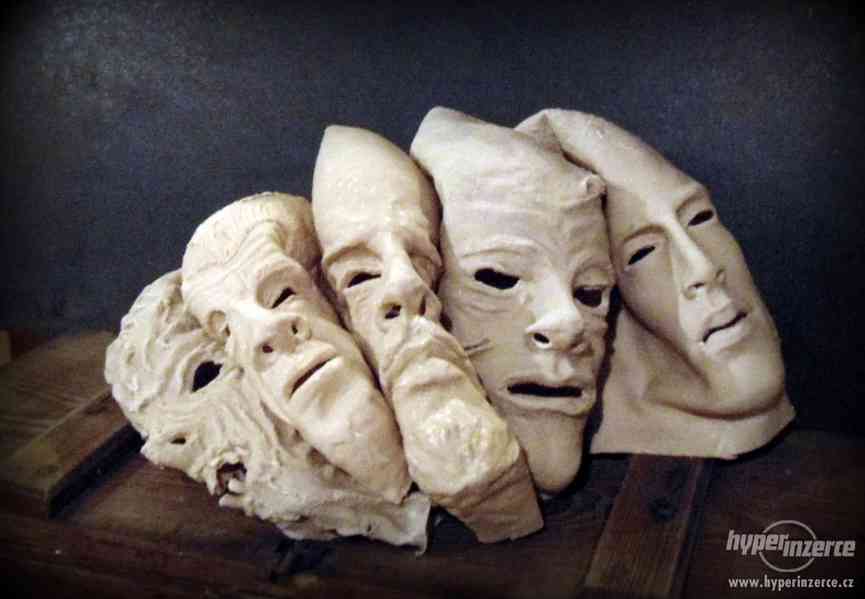 Horor rekvizity pro film, divadlo, únikové hry..latex masky - foto 1