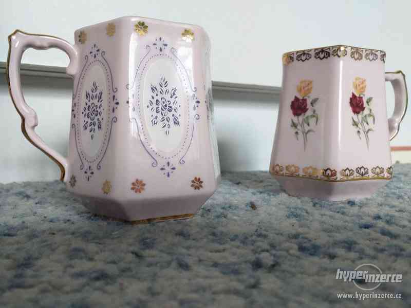 Hrnečky z růžového porcelánu pozlacené - foto 1