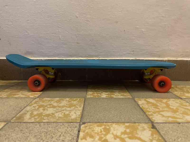 Pennyboard oxelo - dětský plastový skateboard - foto 12