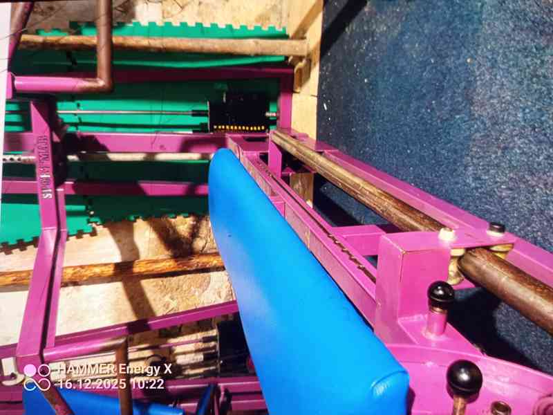 Posilovací stroj - foto 6