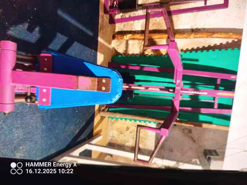 Posilovací stroj - foto 3