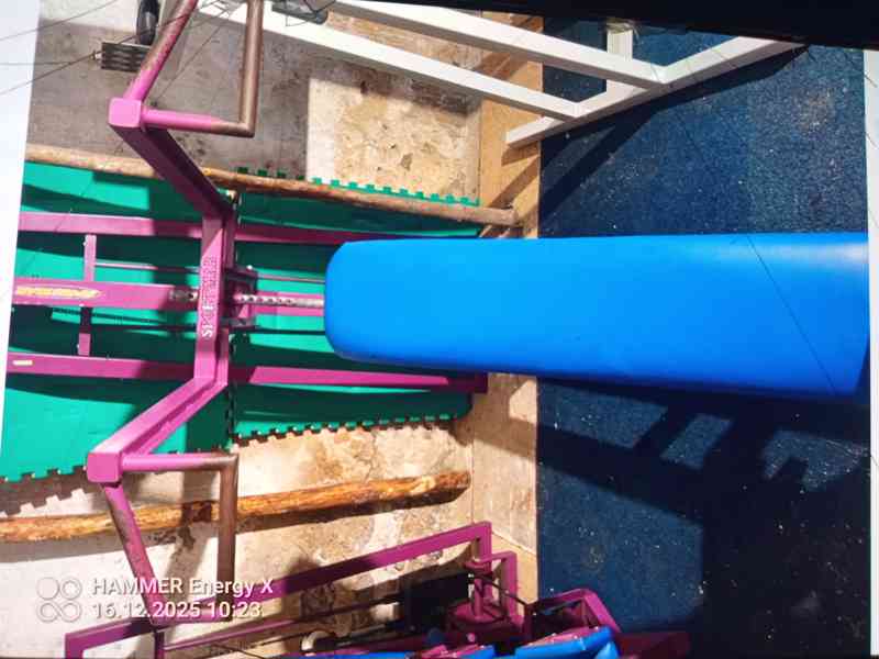 Posilovací stroj - foto 8