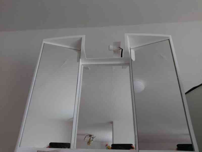 Zrcadlová skříňka do koupelny - foto 1