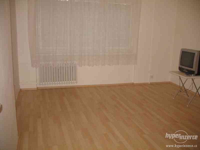 Pronájem bytu 2+1, Kopřivnice, ul. I. Šustaly - foto 2