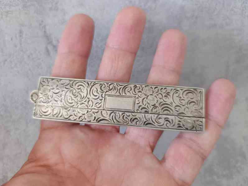 Starožitný skládací stříbrný hřeben 900 – zdobený, kapesní  - foto 5