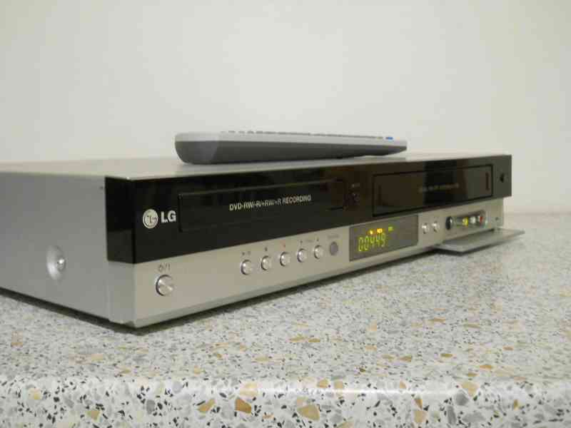 VHS-DVD rekordér LG RC185 - foto 5