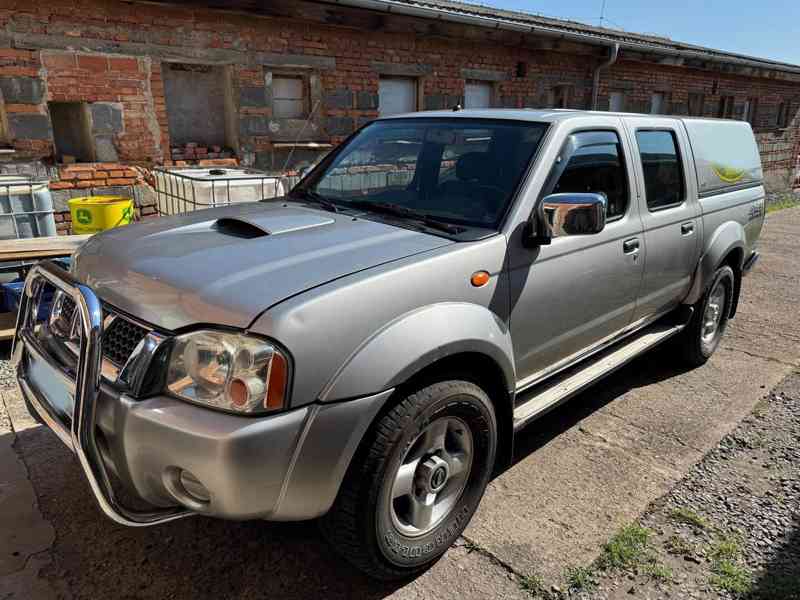 Nissan Navara Double-Cab Hardtop 2,5tdi 98kw