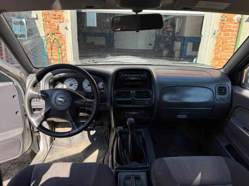 Nissan Navara Double-Cab Hardtop 2,5tdi 98kw - foto 7