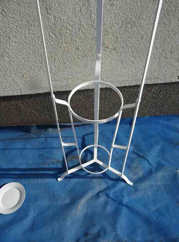 Věšák na klobouky , kabáty a deštníky stáří 100 let .  - foto 3