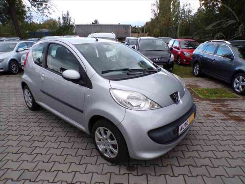 Peugeot 107 1,0 i KLIMATIZACE - foto 1