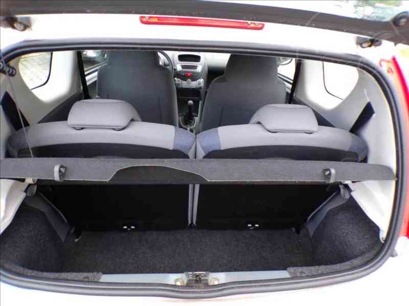 Peugeot 107 1,0 i KLIMATIZACE - foto 9