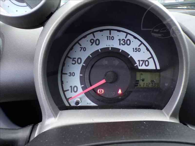 Peugeot 107 1,0 i KLIMATIZACE - foto 6