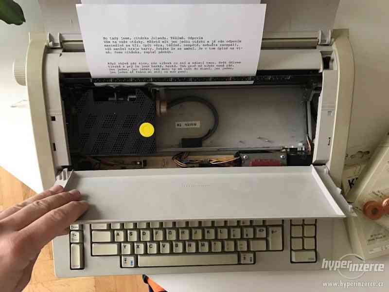 Plně funkční elektrický psací stroj Optima - foto 1