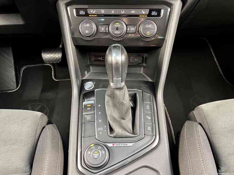VOLKSWAGEN Tiguan Allspace Highline 2,0 TSI 162 kW 4x4 DSG - foto 27