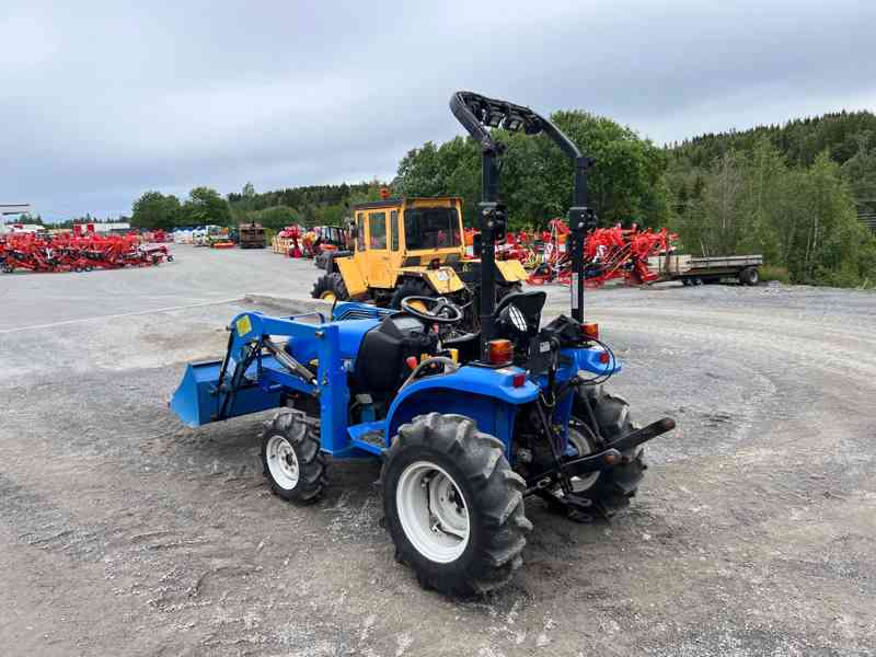 Traktor New Holland KUN TC21D6 + kompletní čelní nakladač - foto 3