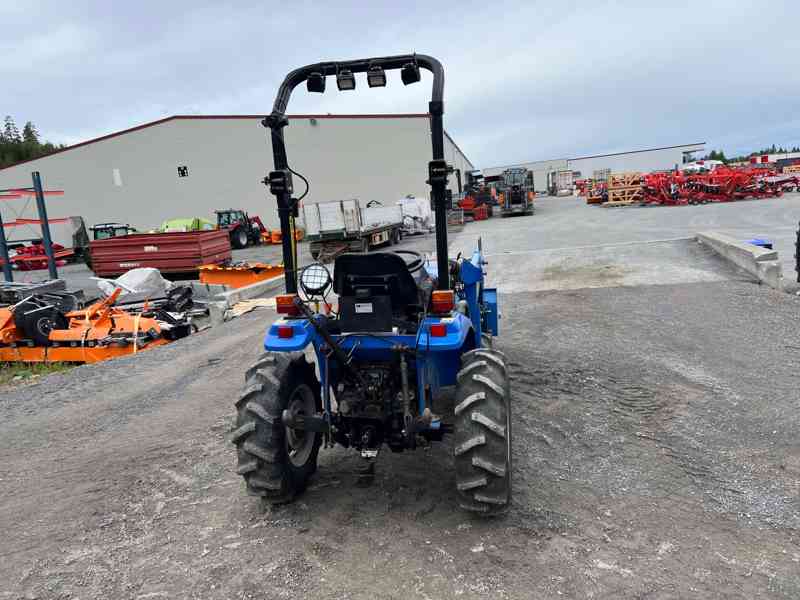 Traktor New Holland KUN TC21D6 + kompletní čelní nakladač - foto 4