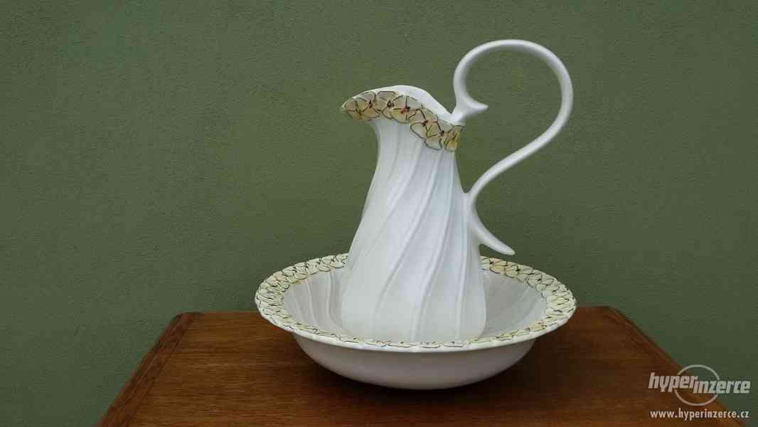 Porcelánová mycí souprava - foto 3