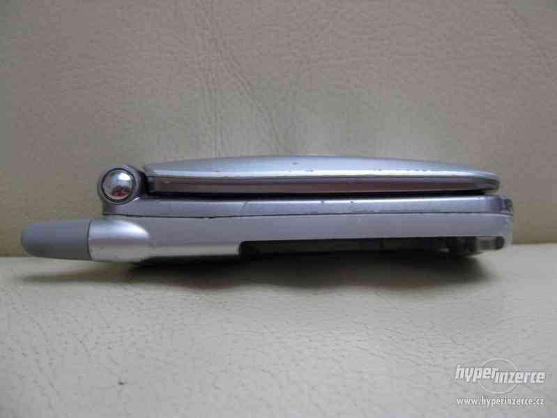 Panasonic EB-GD87 - véčkový mobilní telefon z r.2002 - foto 4