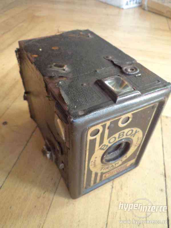 Historický Fotoaparát Coronet de Luxe (BOBOX, Tyranty) - foto 1