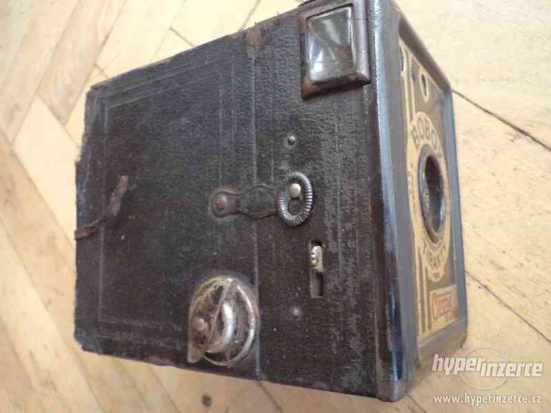 Historický Fotoaparát Coronet de Luxe (BOBOX, Tyranty) - foto 4