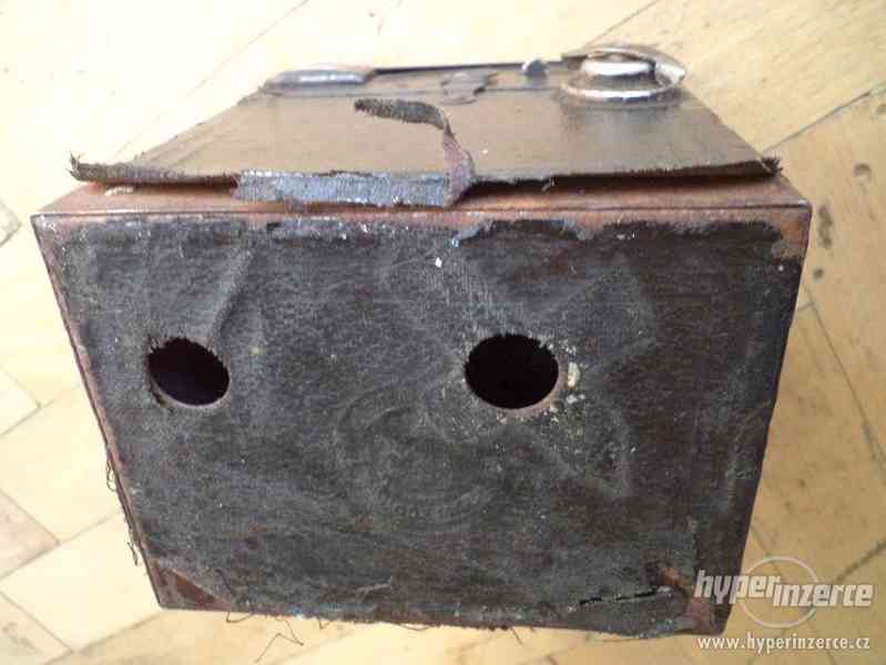 Historický Fotoaparát Coronet de Luxe (BOBOX, Tyranty) - foto 5