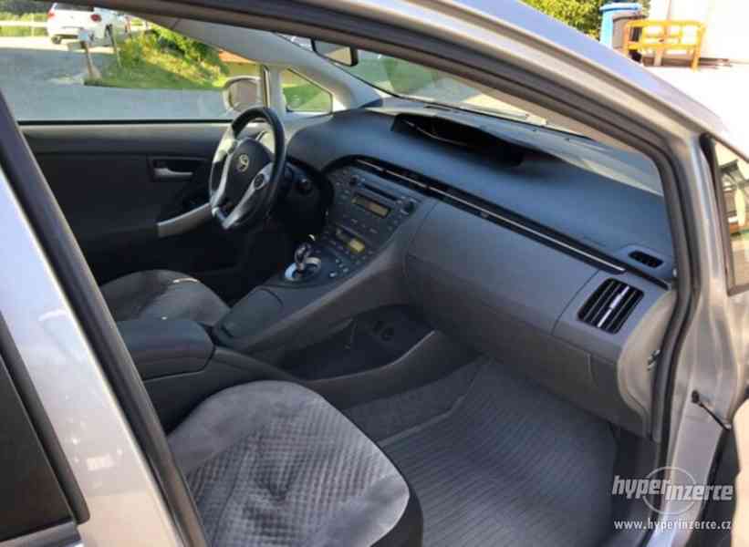 Toyota Prius (Hybrid) Life  73kw - foto 10