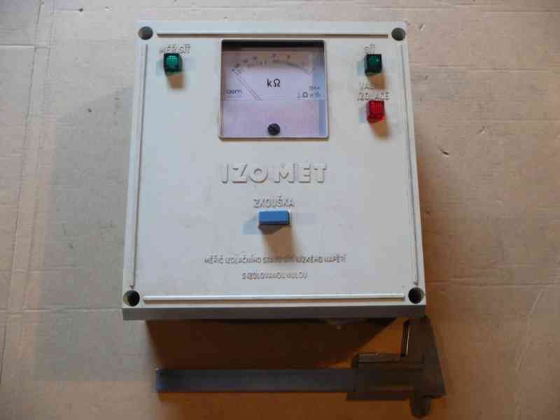 Historický přístroj na měření izolačního stavu Izomet - foto 2