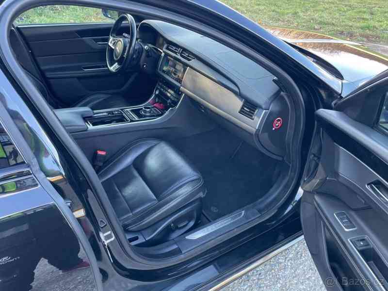 Jaguar XF 2,0   d AWD R-SPORT - foto 8