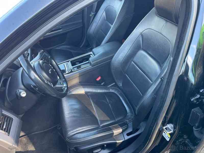 Jaguar XF 2,0   d AWD R-SPORT - foto 12