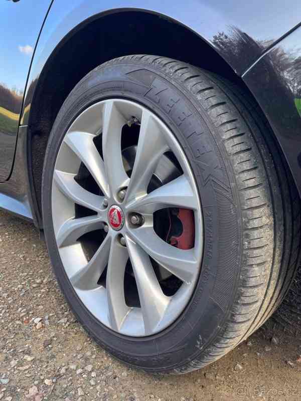 Jaguar XF 2,0   d AWD R-SPORT - foto 14