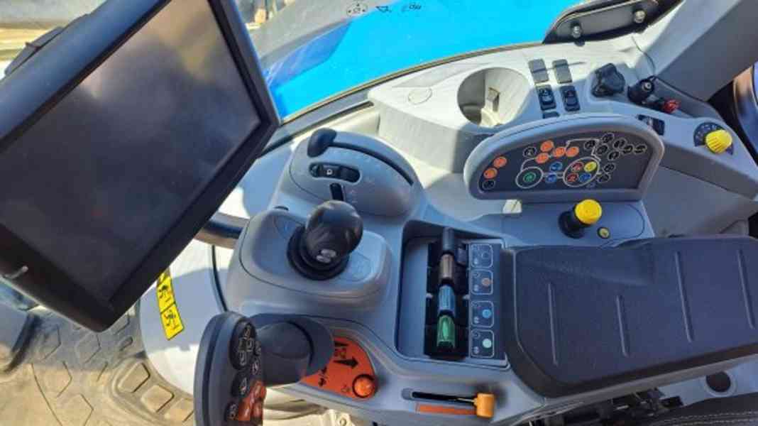 270HP traktor NH T7.270 NewHolland - foto 6