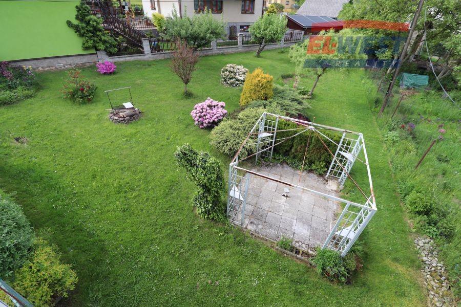 Prodej řadového rodinného domu se zahradou a garáží ve Velharticích - foto 2